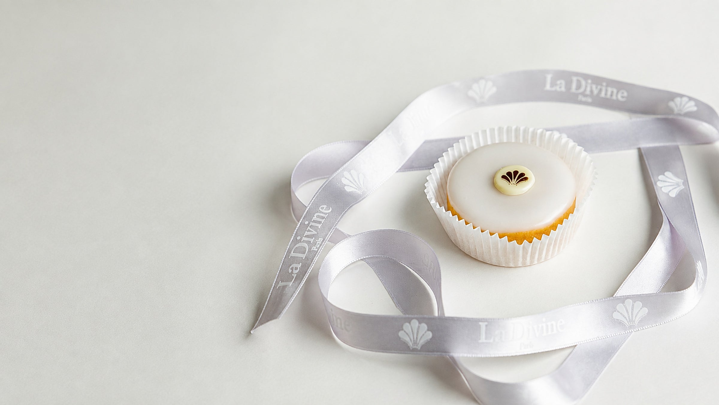 Glazed Divine with La Divine ribbon