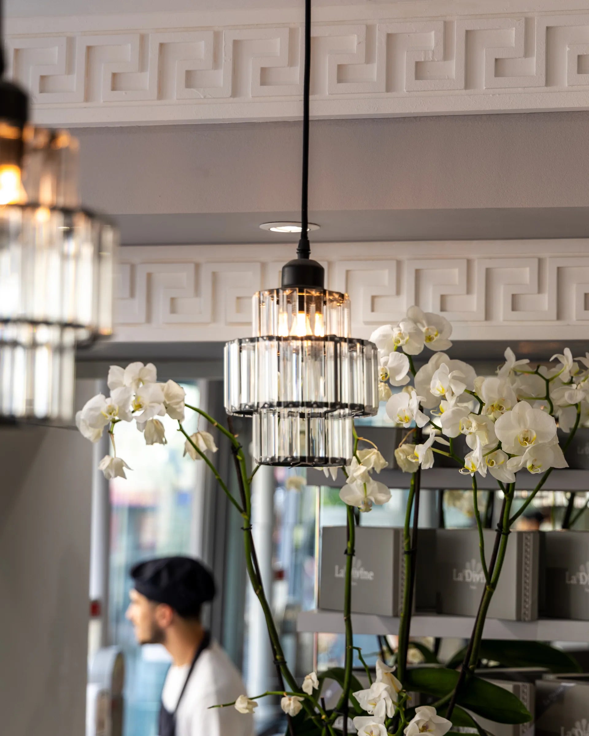 Intérieur de la boutique La Divine dans le Marais